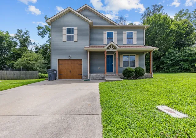 Photo 1 of Single family home for sale at 454 N Magnolia Dr, Clarksville, TN 37042 | MLS# 3269685 | Listing updated on 2026-09-17