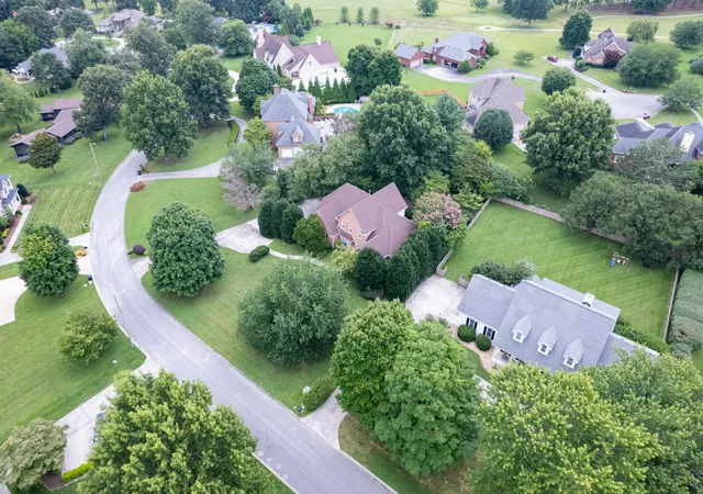 Photo 2 of Single family home for sale at 108 Fairways Blvd N, Tullahoma, TN 37388 | MLS# 3287562 | Listing updated on 2026-09-24
