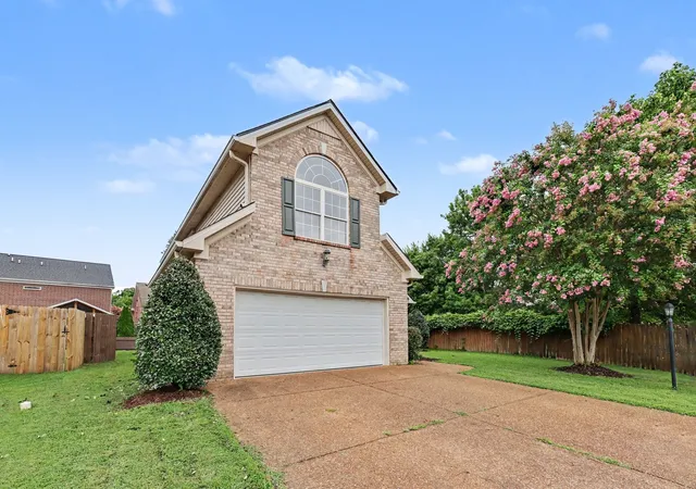 Photo 3 of Single family home for sale at 1304 Morton Ml Ct, Nashville, TN 37221 | MLS# 3285585 | Listing updated on 2026-10-11