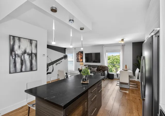 Listing Photo 5 - Condo for sale in building located at 11 Music Sq E, Nashville, TN 37203 - Unit #608