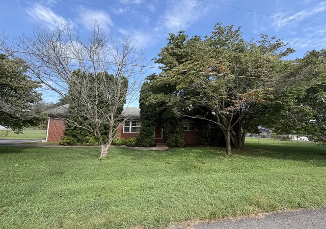 Photo 1 of Single family home for sale at 207 Melody Ln, Winchester, TN 37398 | MLS# 3320580 | Listing updated on 2026-09-18