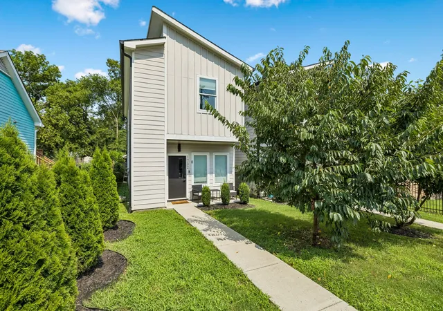 Photo 1 of Single family home for sale at 1732b 25th Avenue N, Nashville, TN 37208 | MLS# 3279177 | Listing updated on 2026-09-10