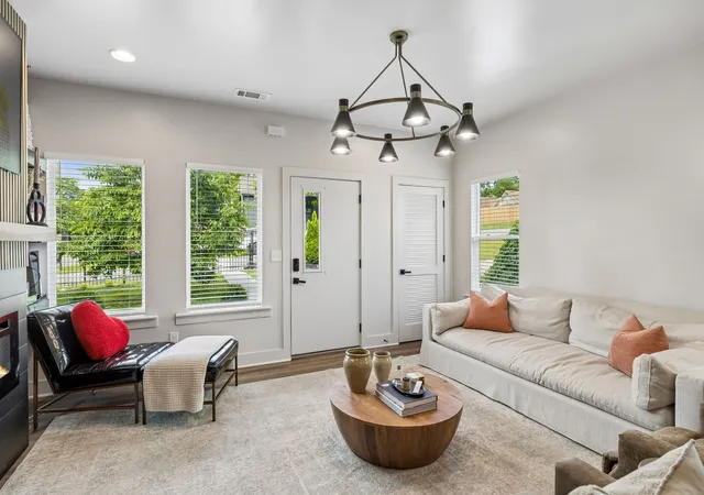 Photo 4 of Single family home for sale at 1732b 25th Avenue N, Nashville, TN 37208 | MLS# 3279177 | Listing updated on 2026-09-10