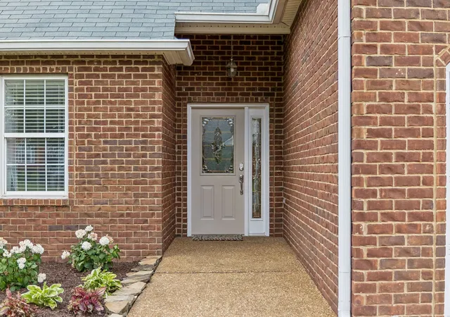 Photo 3 of Single family home for sale at 1271 Baker Crk Dr, Spring Hill, TN 37174 | MLS# 3302281 | Listing updated on 2026-09-17