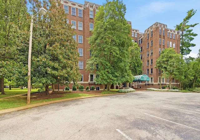 Photo 2 of Condo for sale at 4225 Harding Pike #606, Nashville, TN 37205 | MLS# 3305670 | Listing updated on 2026-09-08