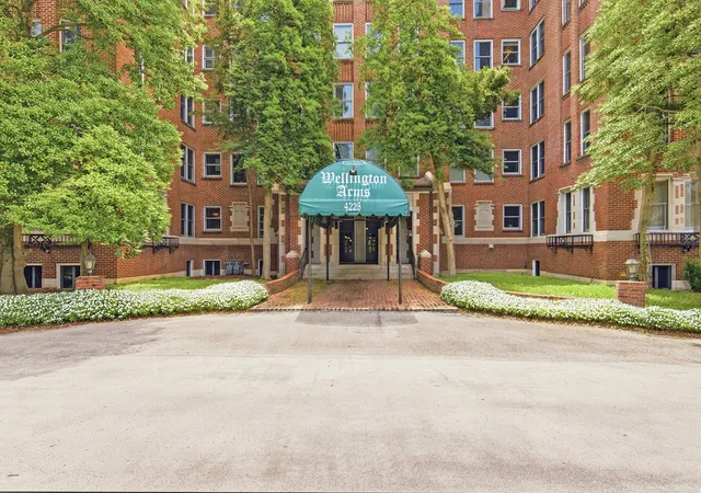 Photo 3 of Condo for sale at 4225 Harding Pike #606, Nashville, TN 37205 | MLS# 3305670 | Listing updated on 2026-09-08