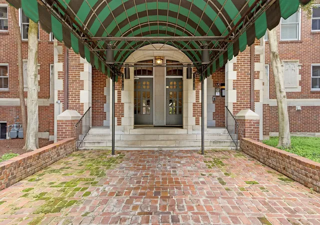 Photo 3 of Condo for sale at 4225 Harding Pike #606, Nashville, TN 37205 | MLS# 3305670 | Listing updated on 2026-09-08