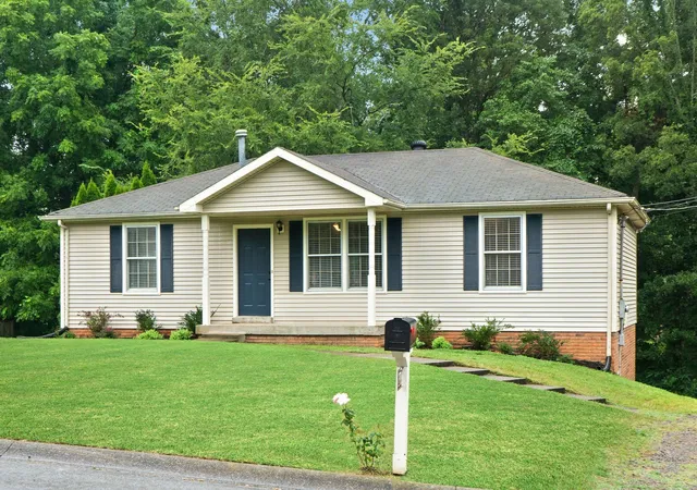 Photo 1 of Single family home for sale at 2706 Knob Ct, Clarksville, TN 37043 | MLS# 3281395 | Listing updated on 2026-09-23