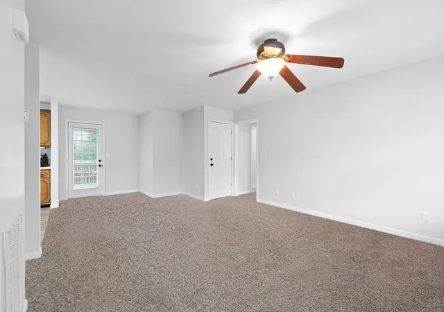 Photo 2 of Single family home for sale at 2706 Knob Ct, Clarksville, TN 37043 | MLS# 3281395 | Listing updated on 2026-09-23
