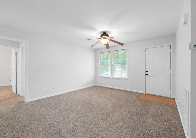 Photo 3 of Single family home for sale at 2706 Knob Ct, Clarksville, TN 37043 | MLS# 3281395 | Listing updated on 2026-09-23