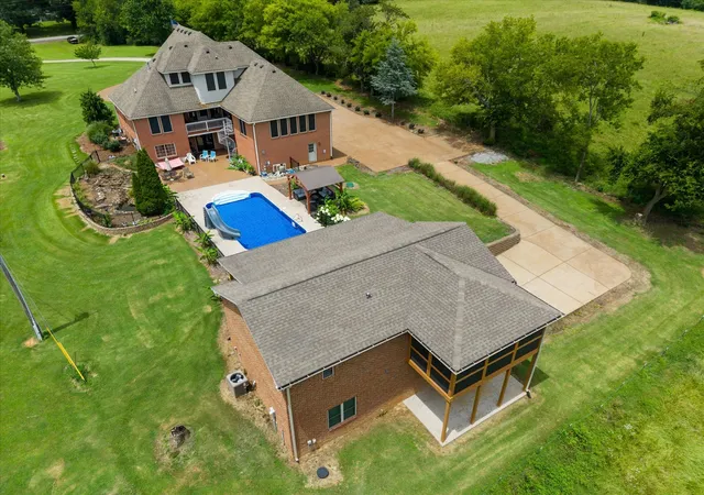 Photo 1 of Single family home for sale at 2155 Lake Rd, Greenbrier, TN 37073 | MLS# 3283780 | Listing updated on 2026-10-05