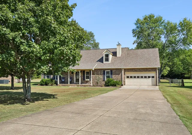 Photo 2 of Single family home for sale at 207 Peebles Dr, Smyrna, TN 37167 | MLS# 3287596 | Listing updated on 2026-09-16