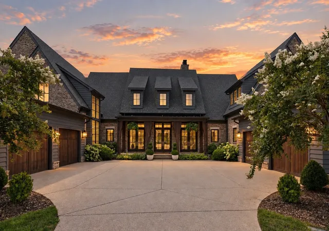 Photo 1 of Mansion for sale at 9289 Fordham Dr, Brentwood, TN 37027 | MLS# 3527888 | Listing updated on 2026-09-16