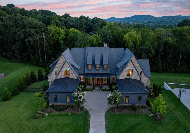 Photo 3 of Single family home for sale at 9289 Fordham Dr, Brentwood, TN 37027 | MLS# 3527888 | Listing updated on 2026-10-12