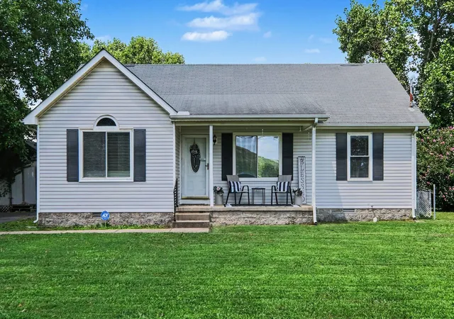 Photo 1 of Sale Pending at 786 E Jefferson Pike, Murfreesboro, TN 37130 | MLS# 3305446 | Listing updated on 2026-09-16