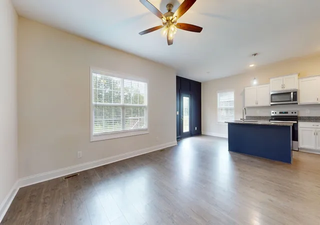 Photo 2 of Single family home for sale at 554 Judah Cir, Clarksville, TN 37042 | MLS# 3318936 | Listing updated on 2026-09-16
