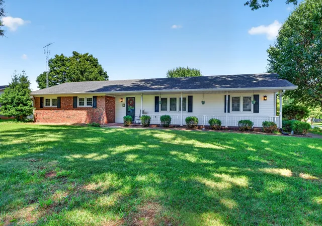 Photo 3 of Single family home for sale at 2412 Grider Pond Rd, Bowling Green, KY 42104 | MLS# 3309150 | Listing updated on 2026-09-16