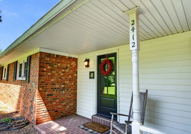 Photo 1 of Single family home for sale at 2412 Grider Pond Rd, Bowling Green, KY 42104 | MLS# 3309150 | Listing updated on 2026-10-14
