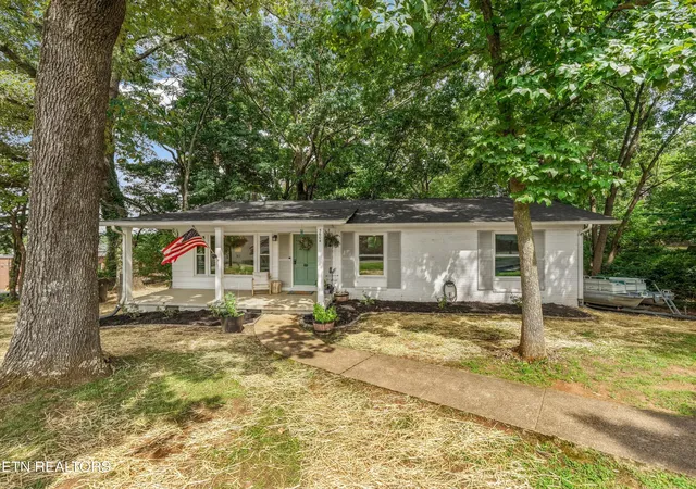 Photo 1 of Single family home for sale at 3604 Sisk Rd, Knoxville, TN 37921 | MLS# 3309230 | Listing updated on 2026-09-16