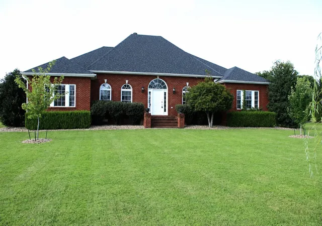 Photo 2 of Single family home for sale at 4907 Sango Rd, Clarksville, TN 37043 | MLS# 3312135 | Listing updated on 2026-09-09