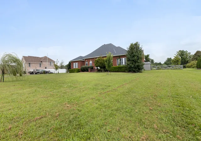 Photo 3 of Single family home for sale at 4907 Sango Rd, Clarksville, TN 37043 | MLS# 3312135 | Listing updated on 2026-09-09