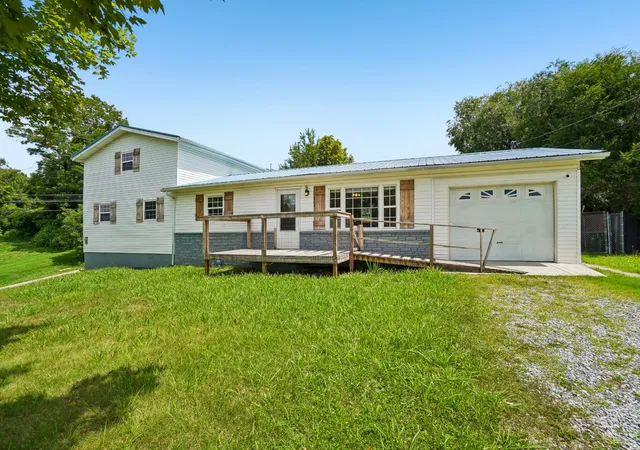 Photo 1 of Single family home for sale at 807 Hilltop Dr, Greeneville, TN 37745 | MLS# 3311603 | Listing updated on 2026-09-24