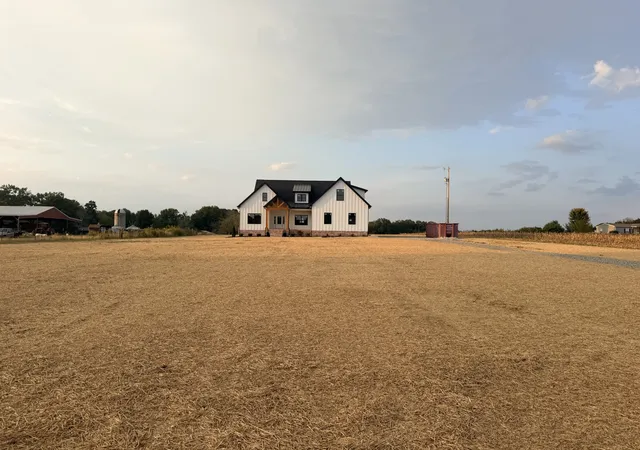 Single family home for sale at 400 Jake Link Rd, Cottontown, TN 37048 | MLS# 3311512 | Listing updated on 2026-10-05