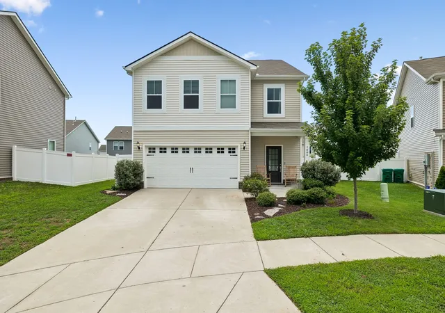 Photo 3 of Single family home for sale at 1004 Baltusrol Ln, Lebanon, TN 37087 | MLS# 3527424 | Listing updated on 2026-09-17