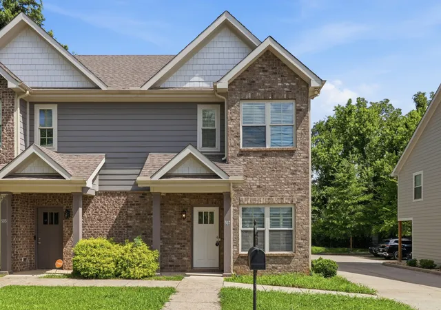 Photo 2 of Townhouse for sale at 507 E Castle St, Murfreesboro, TN 37130 | MLS# 3312194 | Listing updated on 2026-09-17