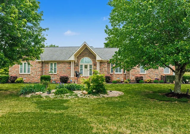 Photo 3 of Single family home for sale at 201 Buchanan Cir, Hendersonville, TN 37075 | MLS# 3312511 | Listing updated on 2026-09-17