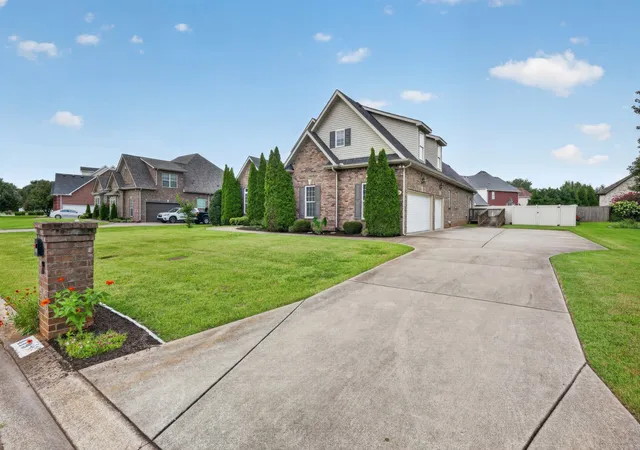 Photo 3 of Single family home for sale at 419 Paul Norman Dr, Murfreesboro, TN 37127 | MLS# 3512767 | Listing updated on 2026-09-18