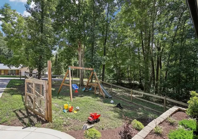 Photo 2 of Single family home for sale at 2320 Bearden Rd, Clarksville, TN 37043 | MLS# 3320929 | Listing updated on 2026-09-17