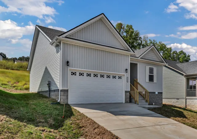 Photo 3 of Single family home for sale at 1162 Tybee Dr, Clarksville, TN 37042 | MLS# 3318935 | Listing updated on 2026-09-17