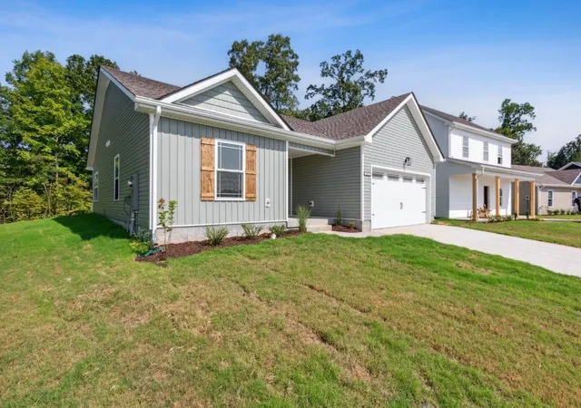 Photo 3 of Single family home for sale at 1170 Tybee Dr, Clarksville, TN 37042 | MLS# 3318943 | Listing updated on 2026-09-17