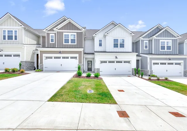 Photo 3 of Townhouse for sale at 1095 June Wilde Rdg, Spring Hill, TN 37174 | MLS# 3499626 | Listing updated on 2026-09-17