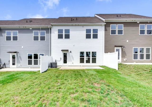 Photo 3 of Townhouse for sale at 1095 June Wilde Rdg, Spring Hill, TN 37174 | MLS# 3499626 | Listing updated on 2026-09-17