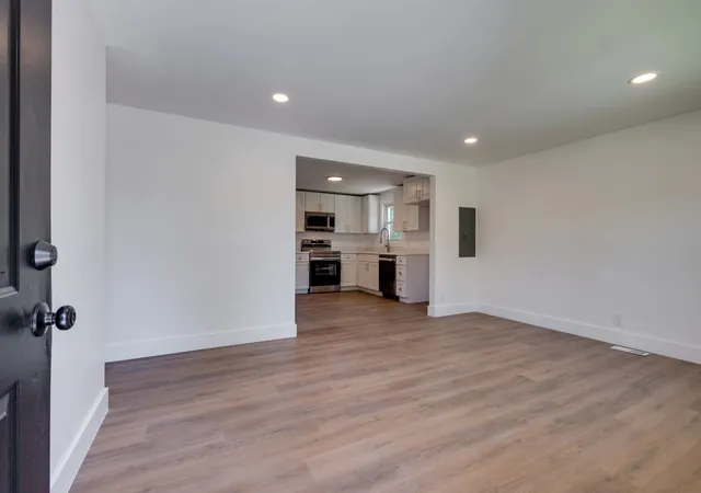 Photo 2 of Single family home for sale at 4127 Edwards Ave, Nashville, TN 37216 | MLS# 3319964 | Listing updated on 2026-09-16