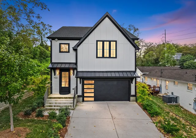 Photo 2 of Single family home for sale at 933 42nd Avenue N, Nashville, TN 37209 | MLS# 3505804 | Listing updated on 2026-09-16
