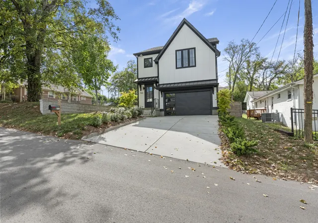 Photo 3 of Single family home for sale at 933 42nd Avenue N, Nashville, TN 37209 | MLS# 3505804 | Listing updated on 2026-09-16