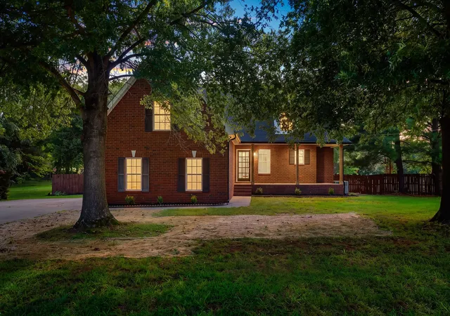 Photo 1 of Single family home for sale at 105 Four Season Dr, Murfreesboro, TN 37129 | MLS# 3336368 | Listing updated on 2026-09-17
