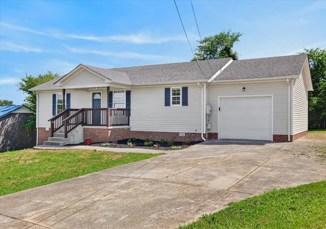 Photo 3 of Single family home for sale at 1824 Carneal Ln, Oak Grove, KY 42262 | MLS# 3320533 | Listing updated on 2026-09-27