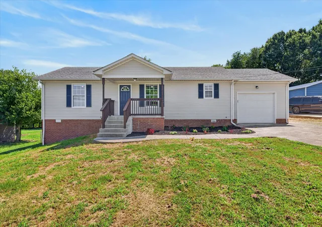 Photo 3 of Single family home for sale at 1824 Carneal Ln, Oak Grove, KY 42262 | MLS# 3320533 | Listing updated on 2026-09-27