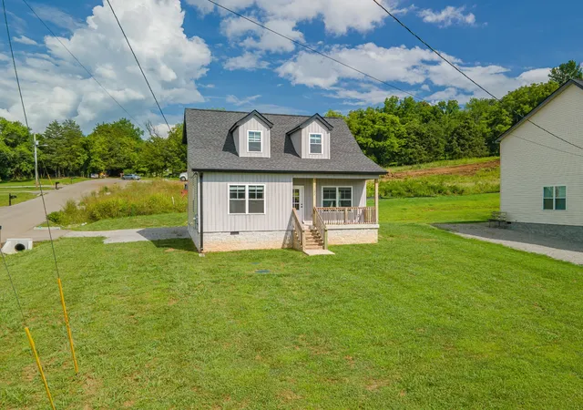 Photo 3 of Single family home for sale at 127 East Hl St, Cornersville, TN 37047 | MLS# 3543173 | Listing updated on 2026-09-08