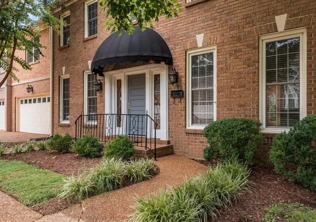 Photo 1 of Single family home for sale at 605 Linden Sq, Nashville, TN 37215 | MLS# 3593693 | Listing updated on 2026-09-17