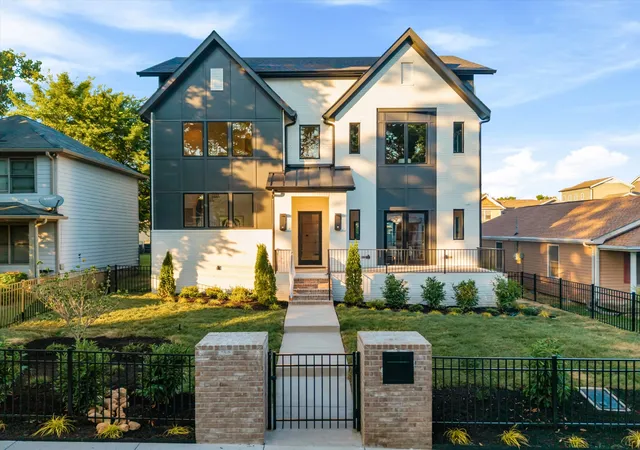 Photo 1 of Single family home for sale at 928 11th Avenue N, Nashville, TN 37208 | MLS# 3501213 | Listing updated on 2026-10-04