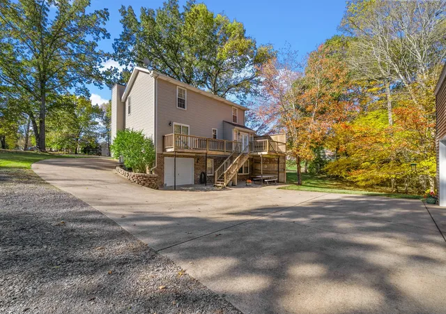 Photo 4 of Single family home for sale at 3430 Shagbark Cir, Clarksville, TN 37043 | MLS# 3336097 | Listing updated on 2026-09-17