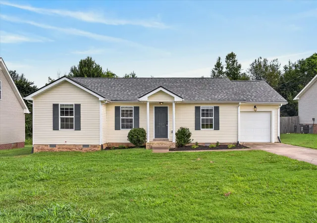 Photo 1 of Single family home for sale at 204 Ruf Dr, Oak Grove, KY 42262 | MLS# 3336018 | Listing updated on 2026-09-27