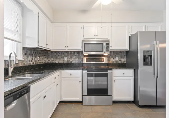 Listing Photo 5 - Condo for sale in building located at 352 Westfield Dr, Nashville, TN 37221