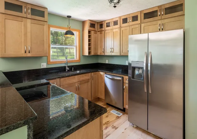 Photo 4 of Single family home for sale at 474 Bank St, Tellico Plains, TN 37385 | MLS# 3499497 | Listing updated on 2026-09-28