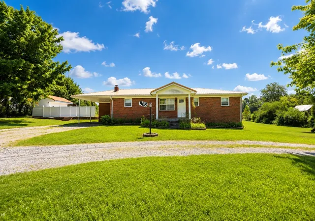Photo 2 of Single family home for sale at 968 Old Nashville Hwy, Mc Ewen, TN 37101 | MLS# 3499663 | Listing updated on 2026-09-17